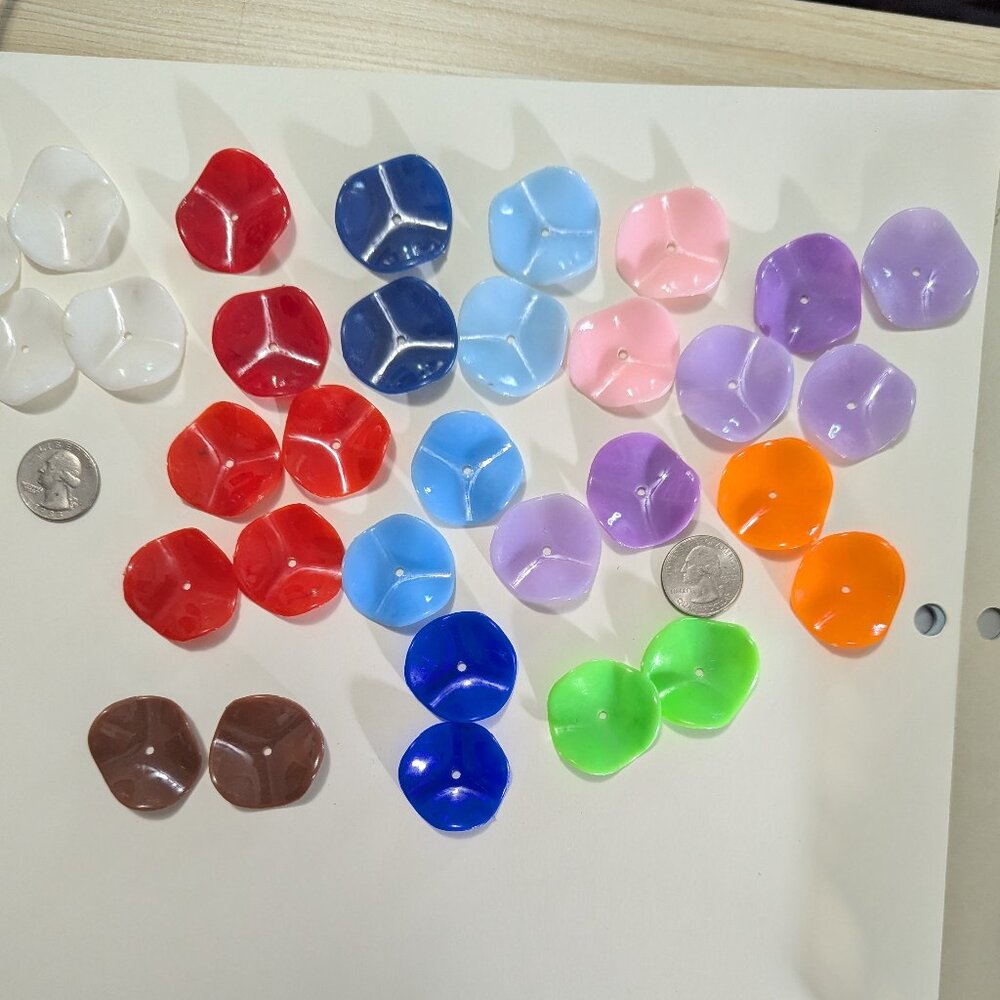 Pierced Green Plastic Buttons Clothing Adornment Sewing Supply Craft Findings